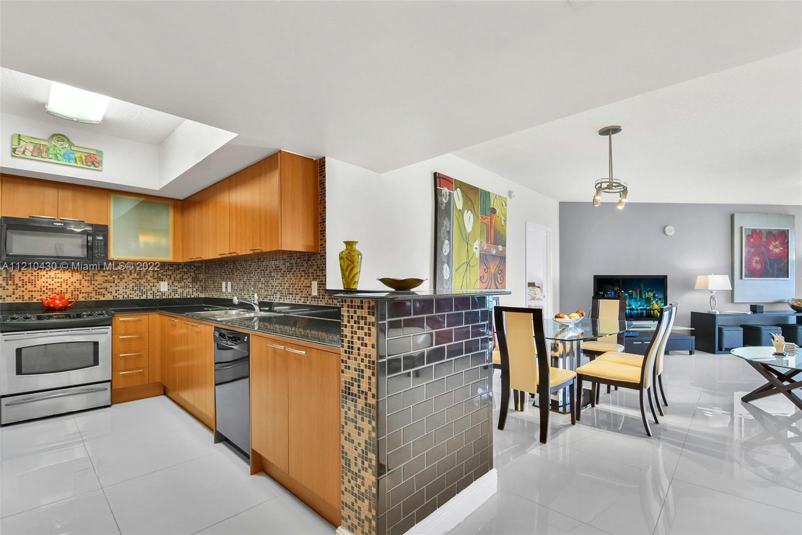 LA PERLA CONDO - Residential