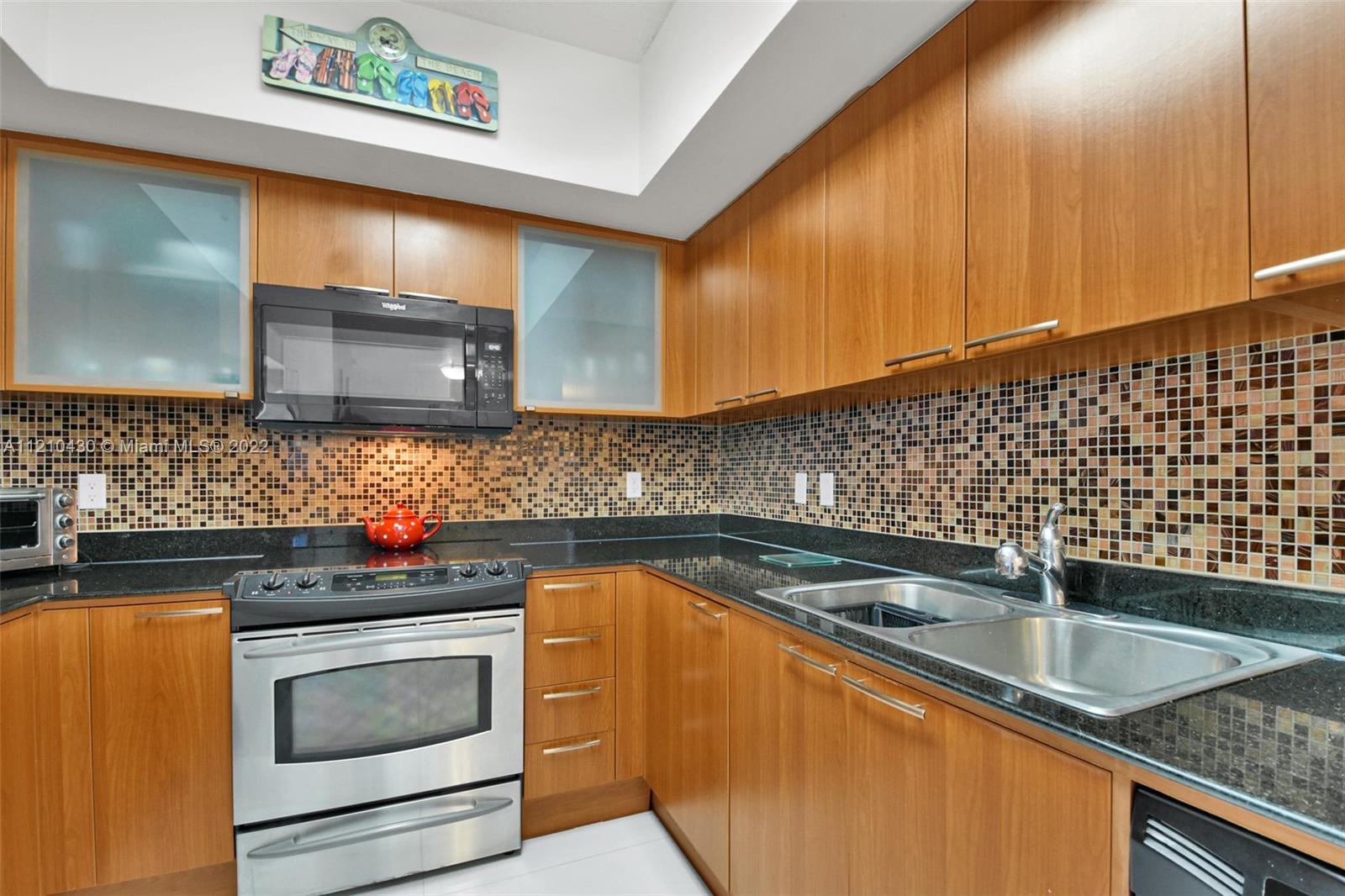 LA PERLA CONDO - Residential