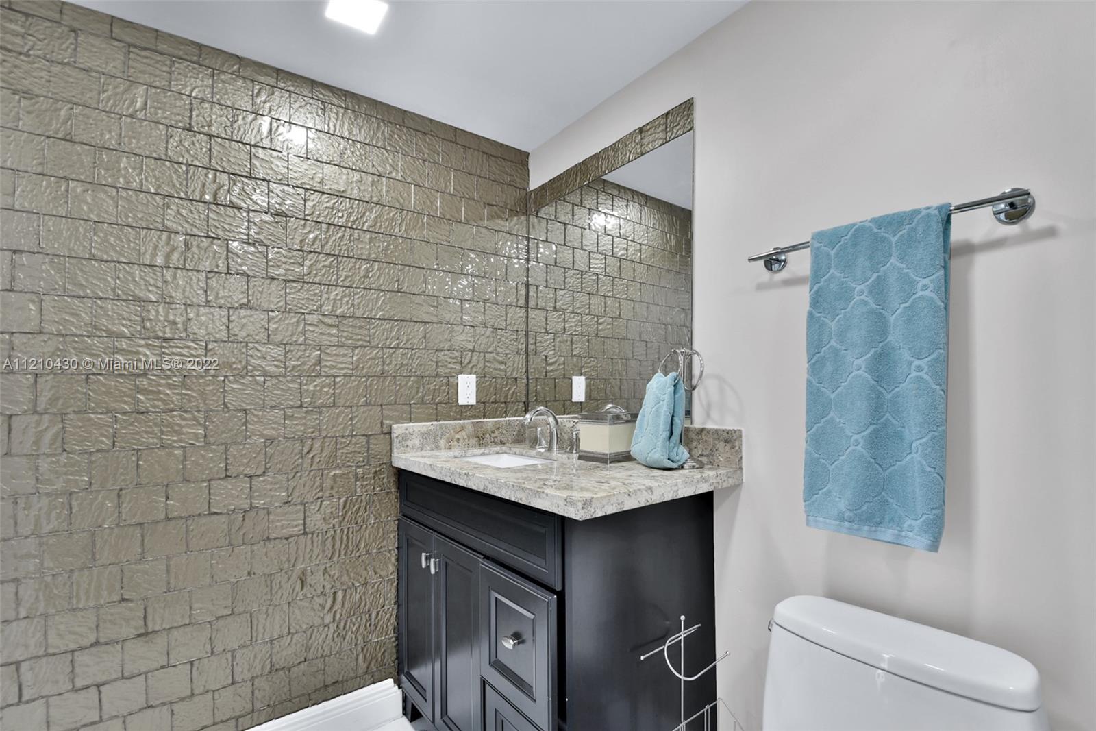 LA PERLA CONDO - Residential