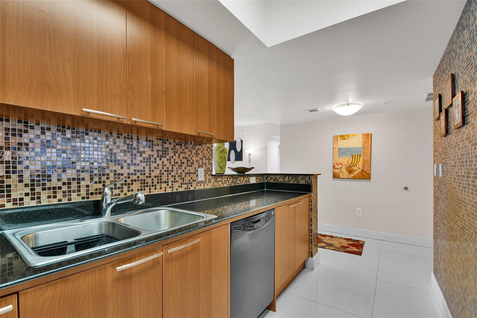 LA PERLA CONDO - Residential