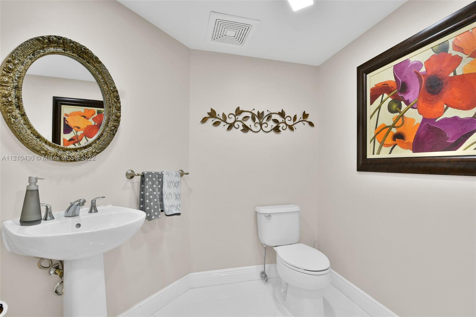 LA PERLA CONDO - Residential