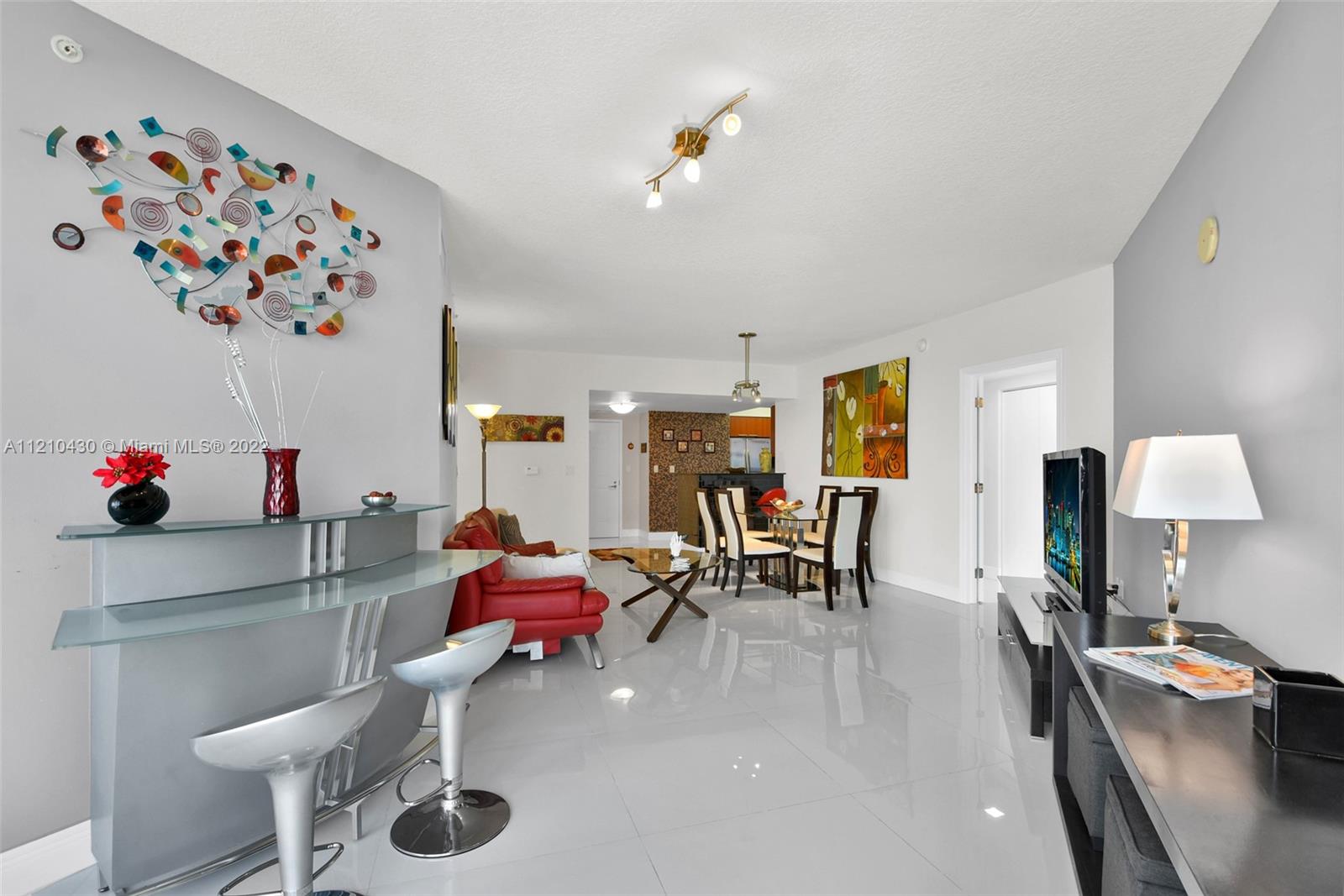 LA PERLA CONDO - Residential