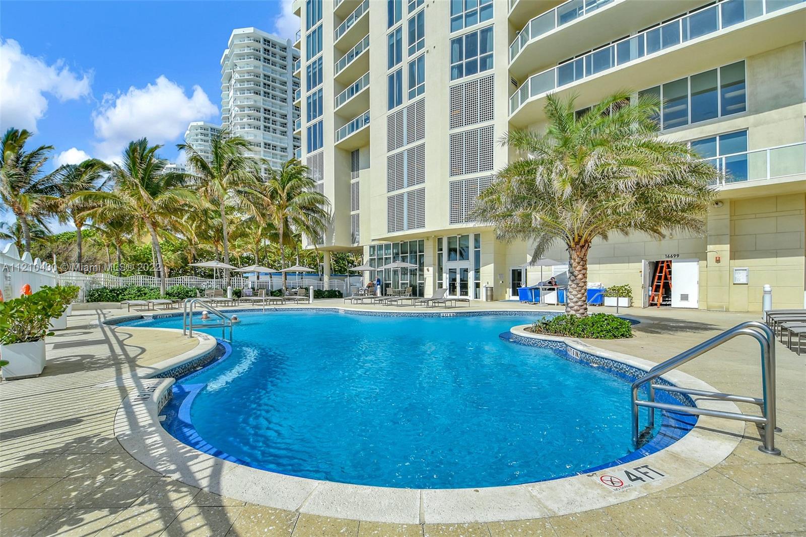 LA PERLA CONDO - Residential