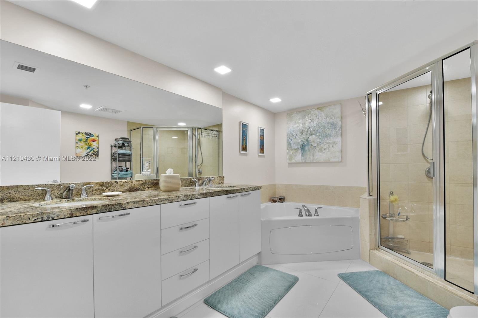 LA PERLA CONDO - Residential