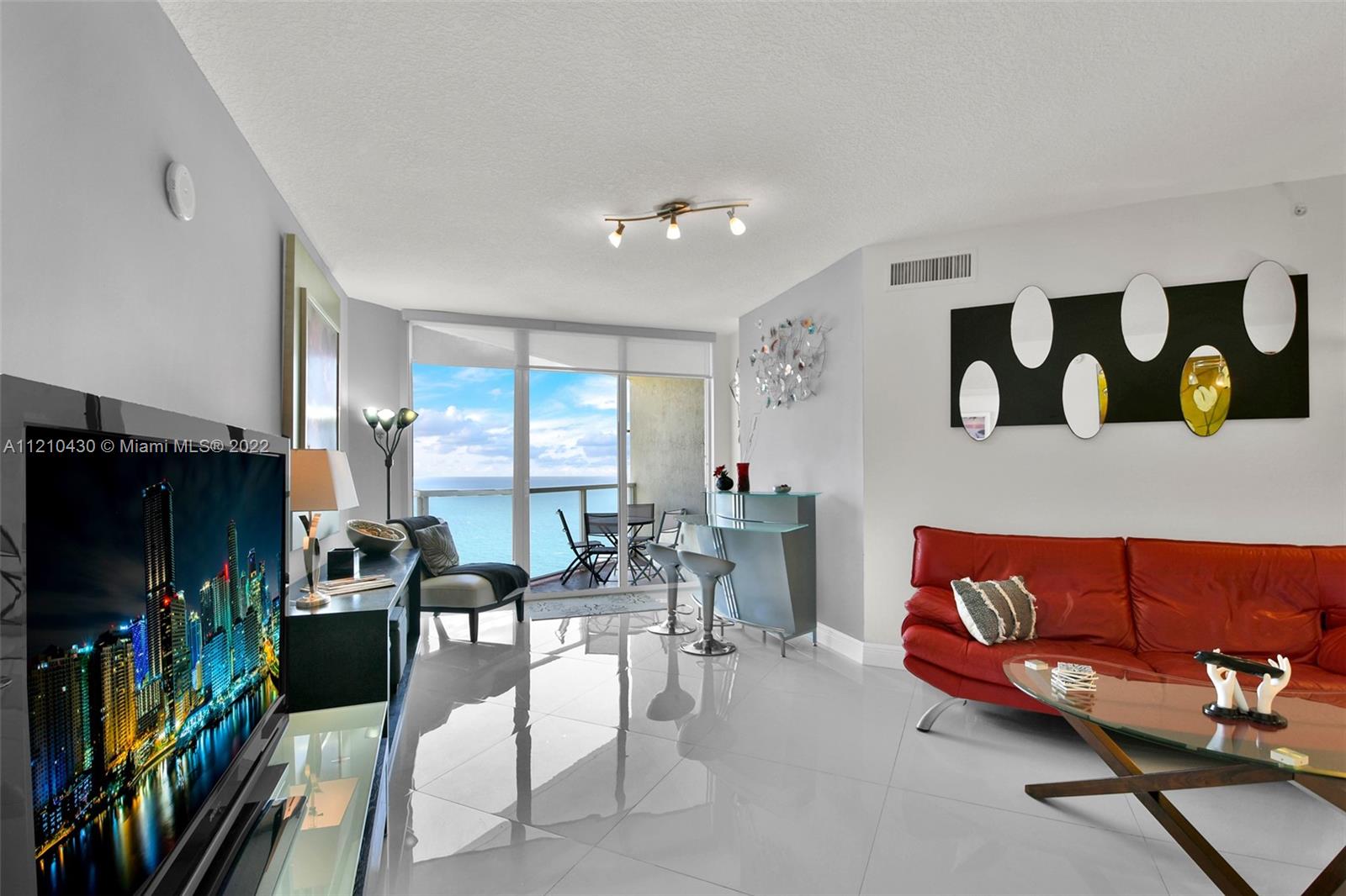 LA PERLA CONDO - Residential