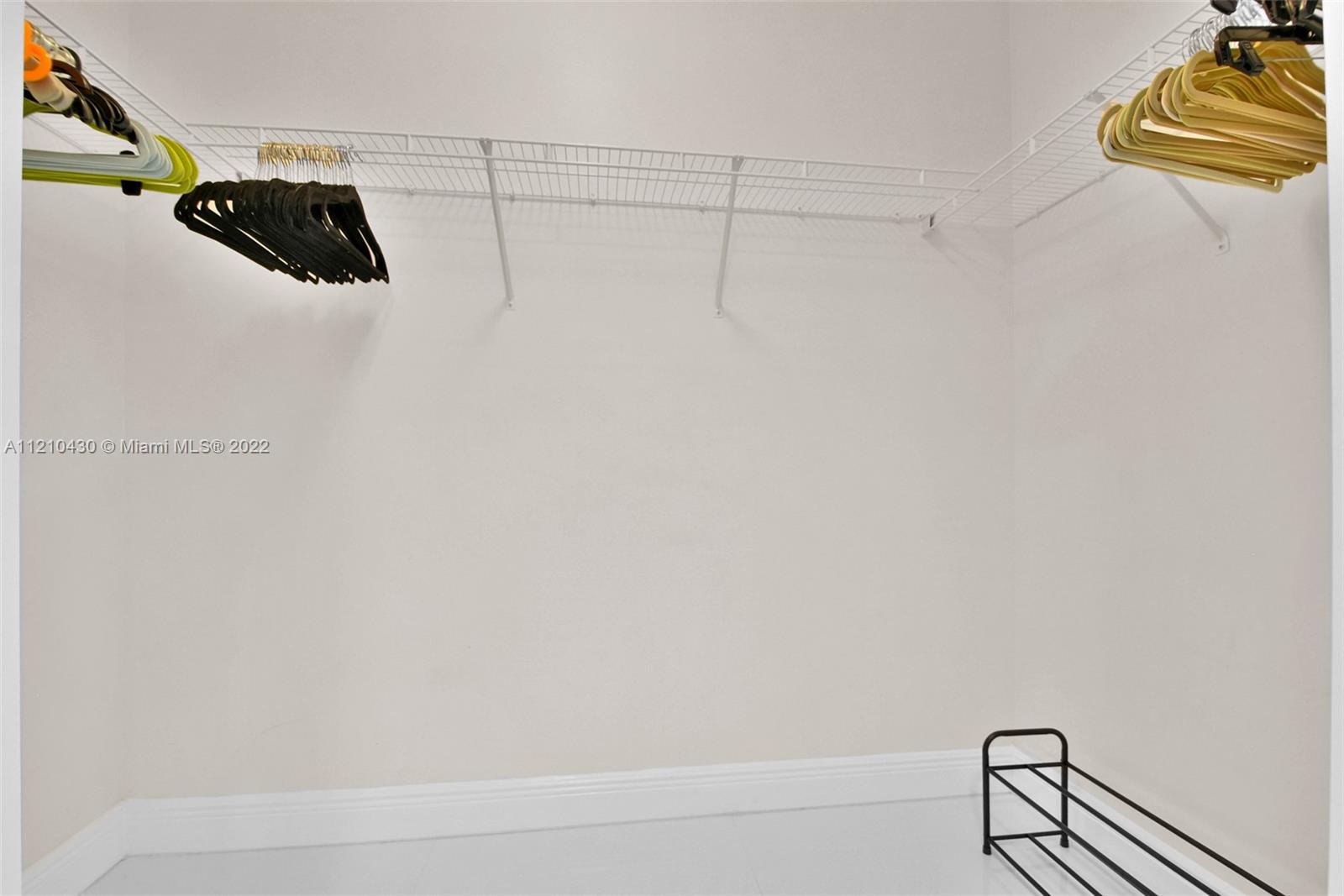 LA PERLA CONDO - Residential