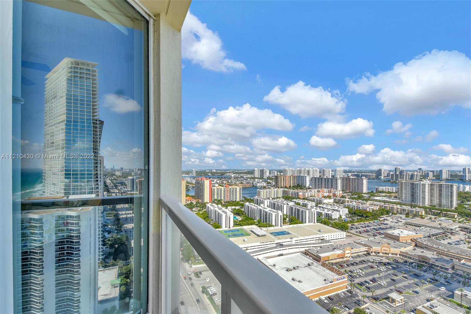 LA PERLA CONDO - Residential