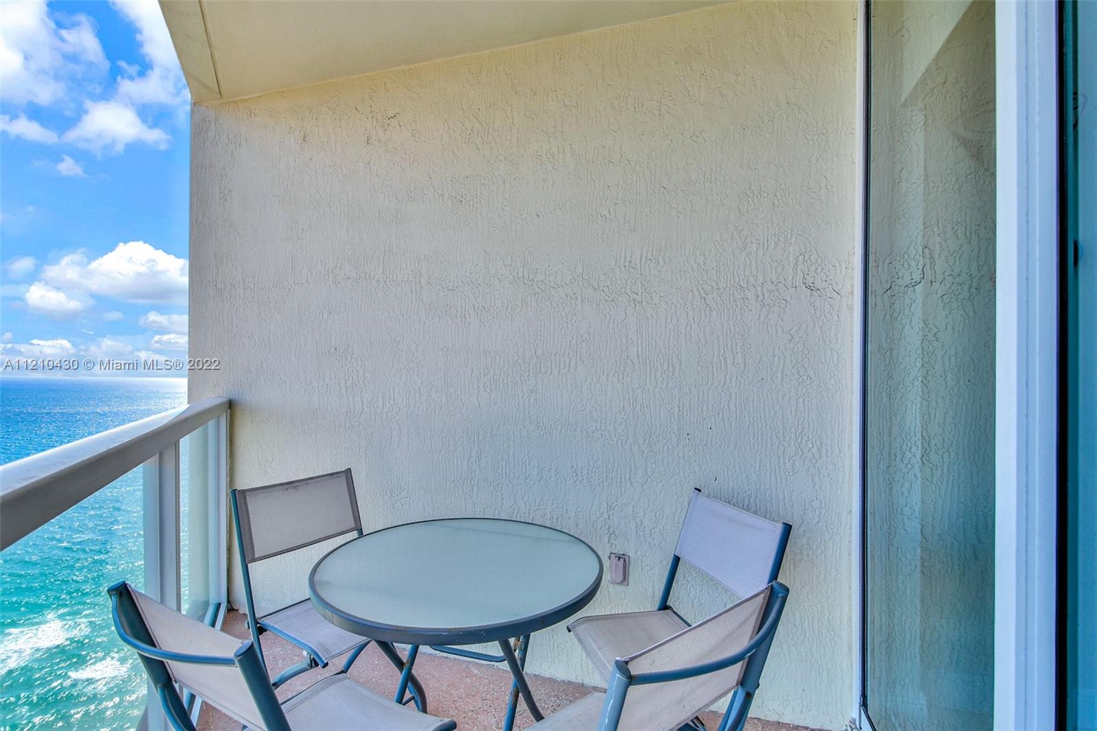 LA PERLA CONDO - Residential