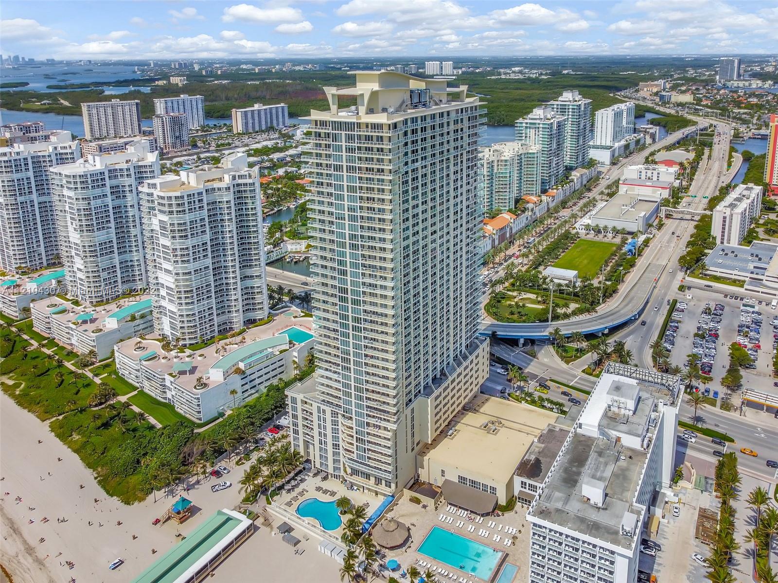 LA PERLA CONDO - Residential