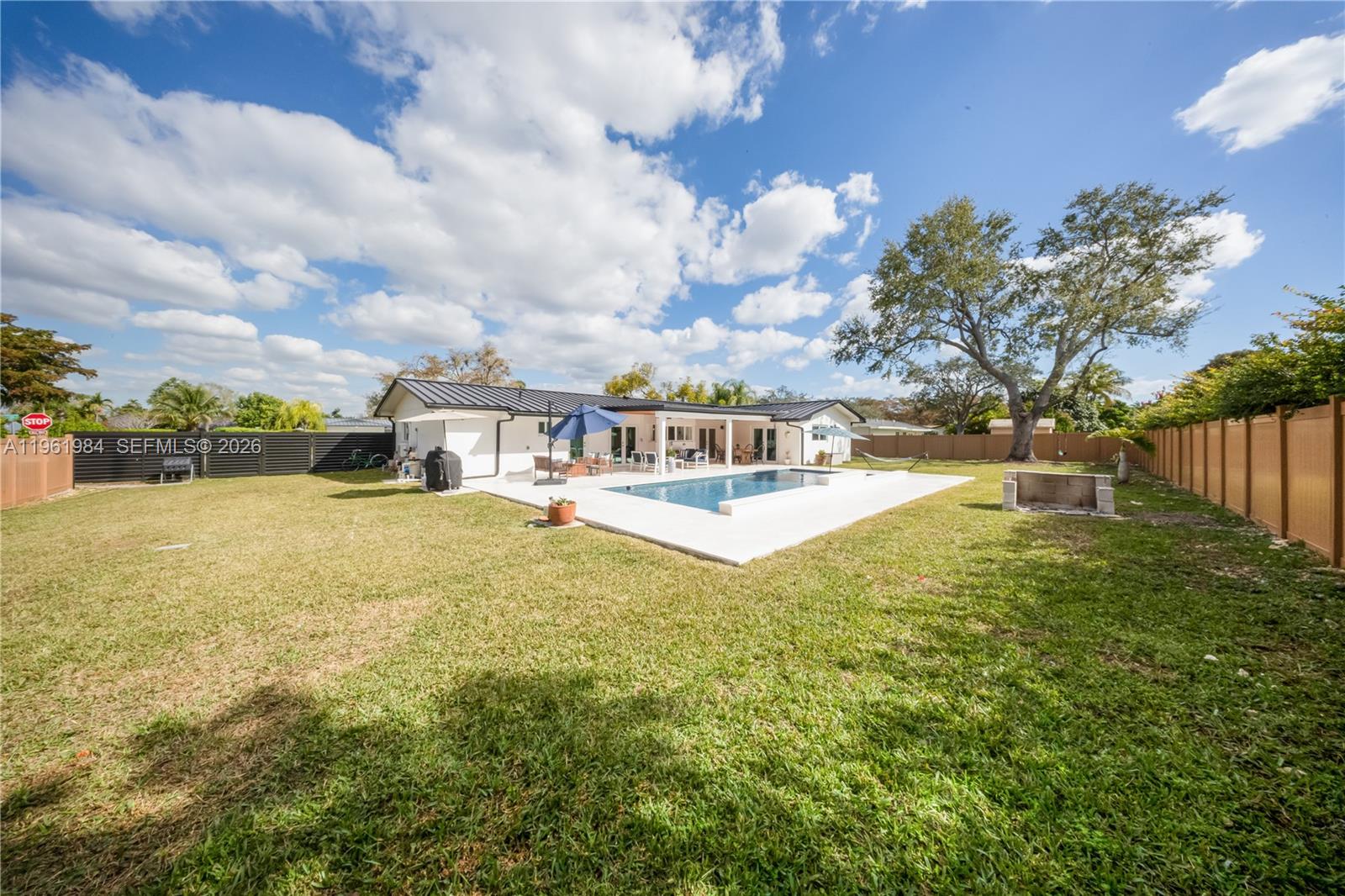 PINE SHORE SEC 1 - Residential