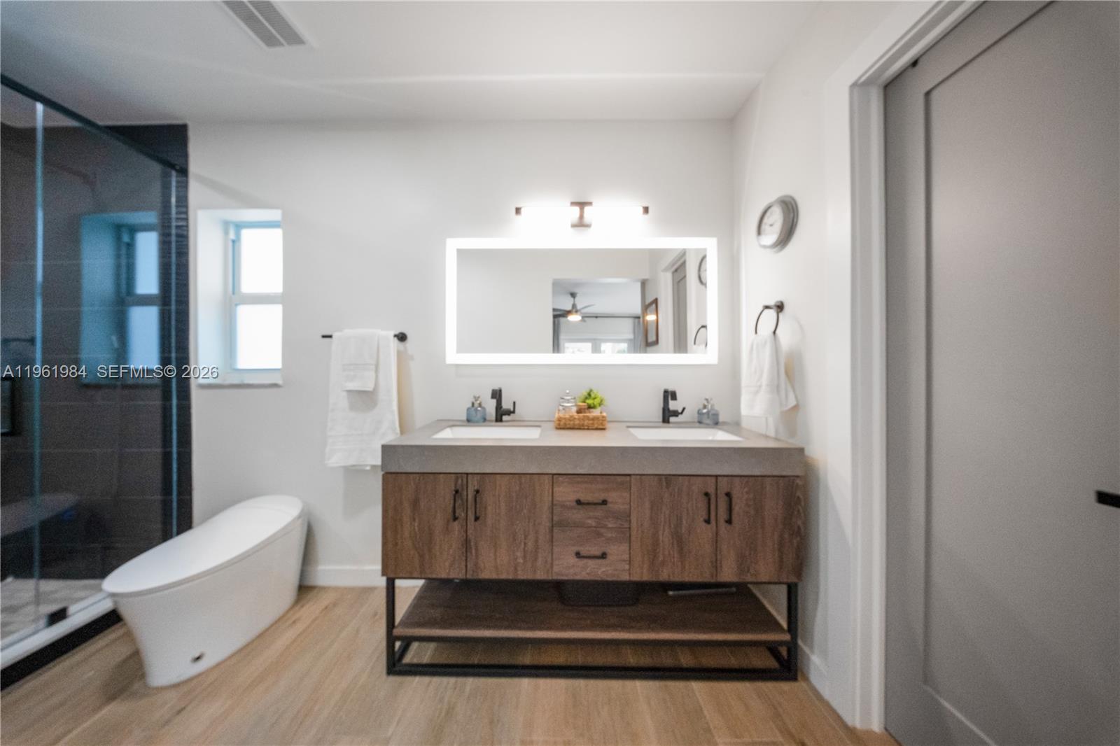 PINE SHORE SEC 1 - Residential