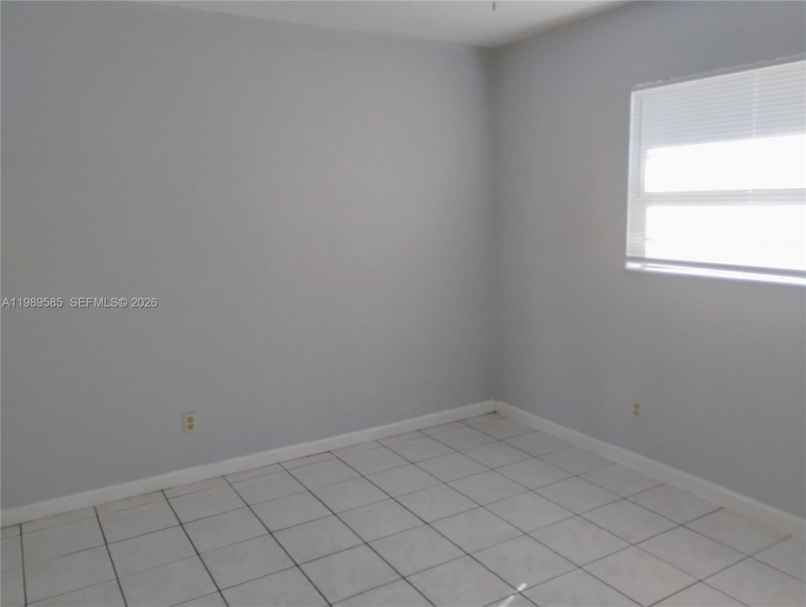 HOLLYWOOD HOMESITES REV P - Residential Lease