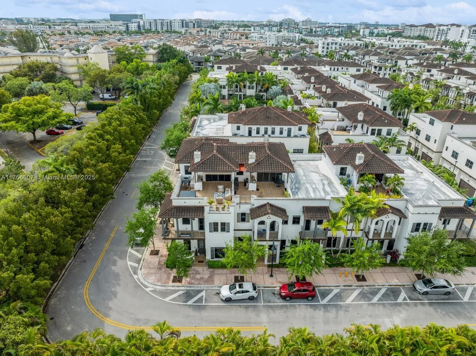 Doral, Florida 33166, United States, 5 Bedrooms Bedrooms, ,4 BathroomsBathrooms,Residential,Active,86155