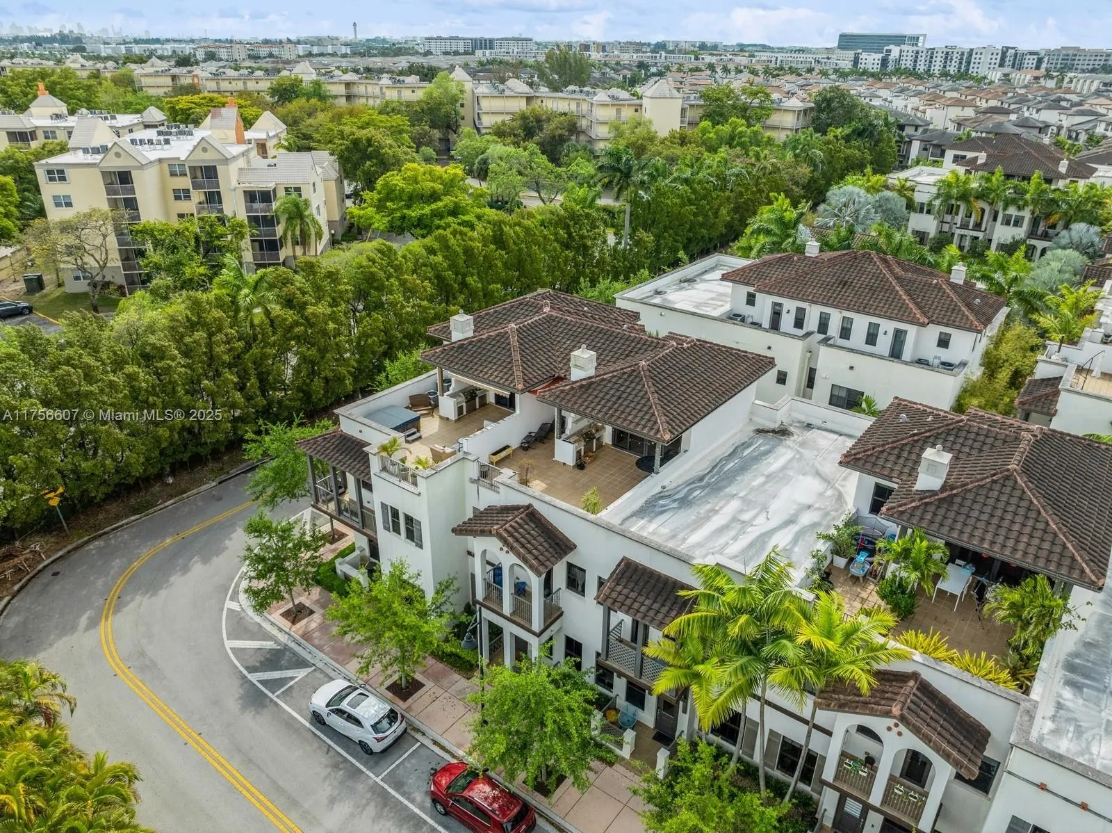 Doral, Florida 33166, United States, 5 Bedrooms Bedrooms, ,4 BathroomsBathrooms,Residential,Active,86155