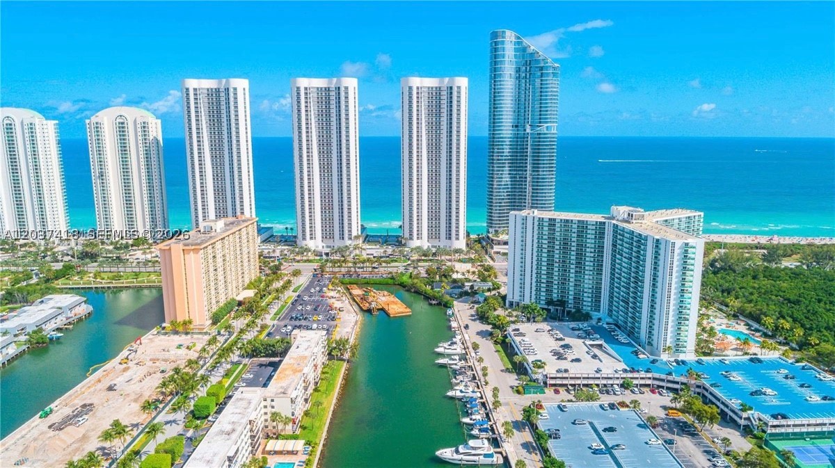100 Bayview Dr 726