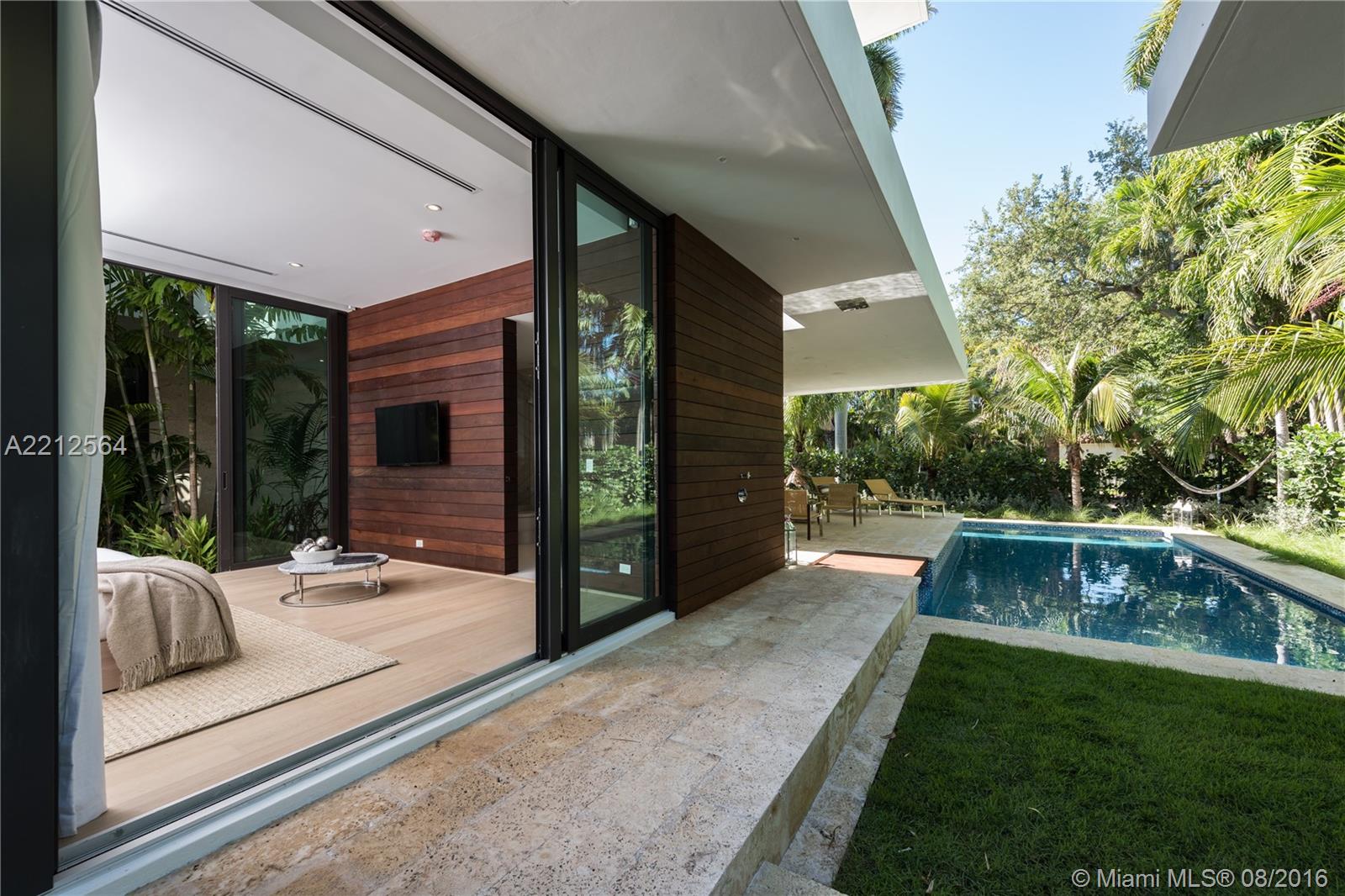 SUNSET ISLANDS-ISLAND NO - Residential