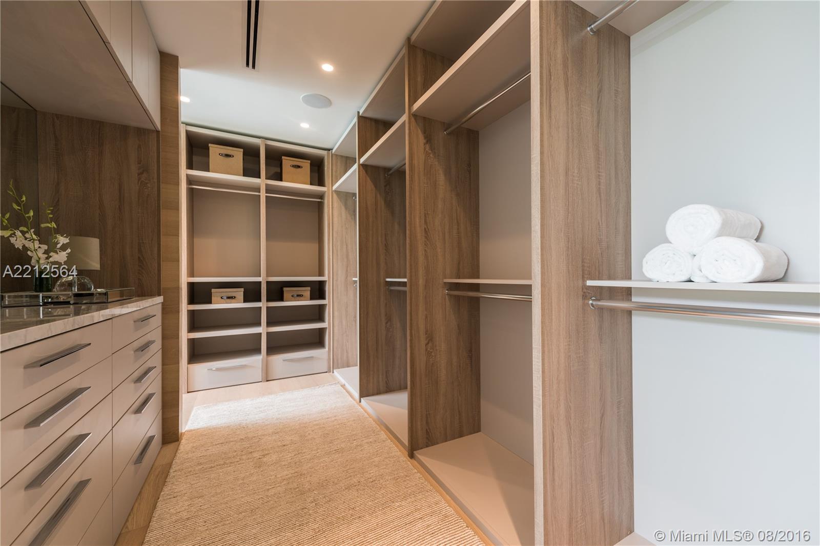 SUNSET ISLANDS-ISLAND NO - Residential