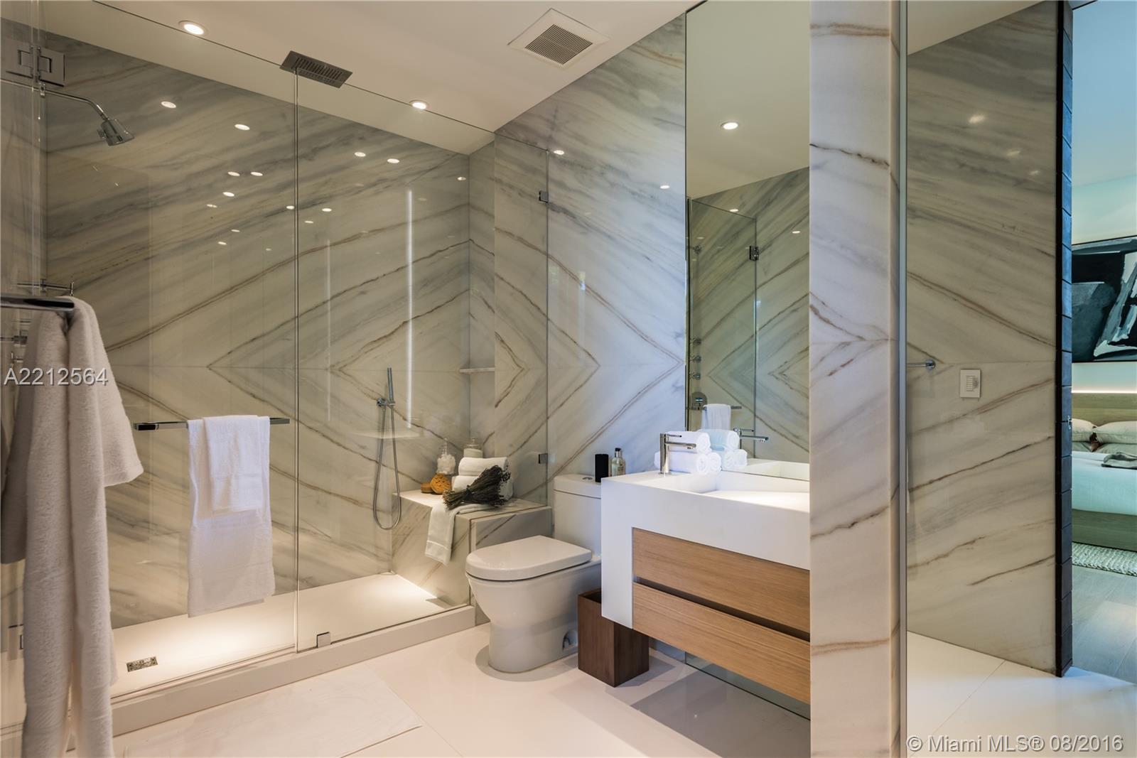 SUNSET ISLANDS-ISLAND NO - Residential