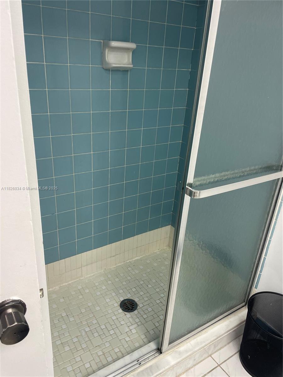 WINSTON TOWERS 200 - Residential Lease