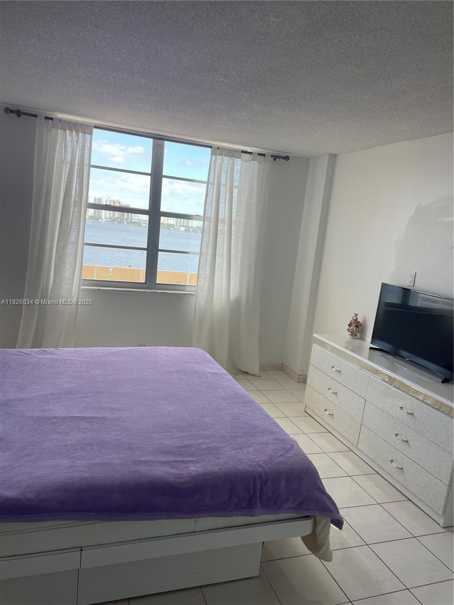 WINSTON TOWERS 200 - Residential Lease