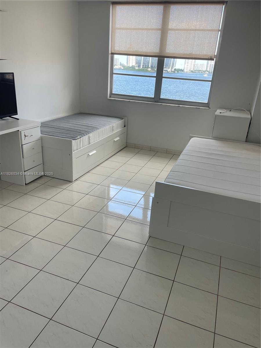 WINSTON TOWERS 200 - Residential Lease