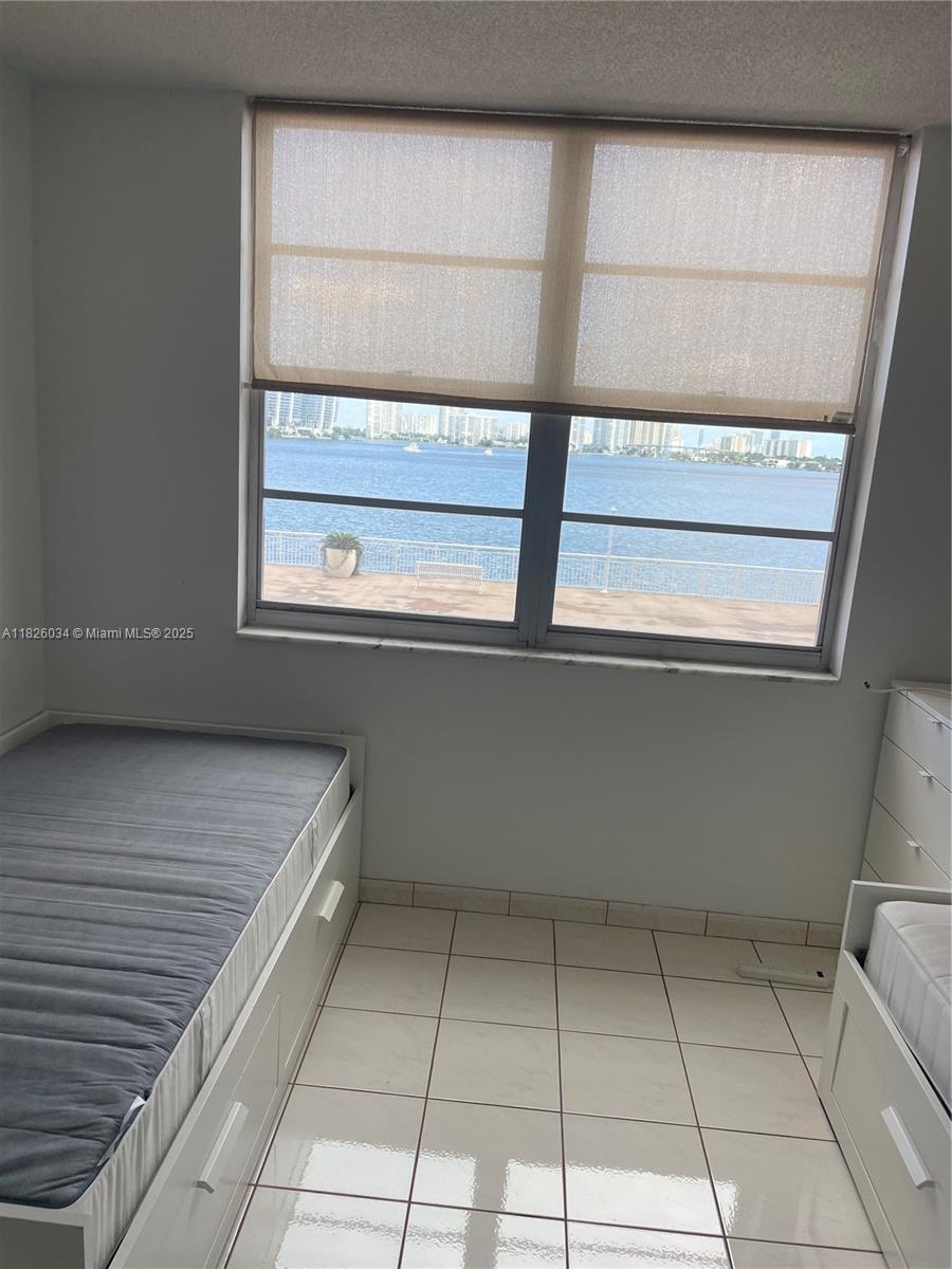 WINSTON TOWERS 200 - Residential Lease