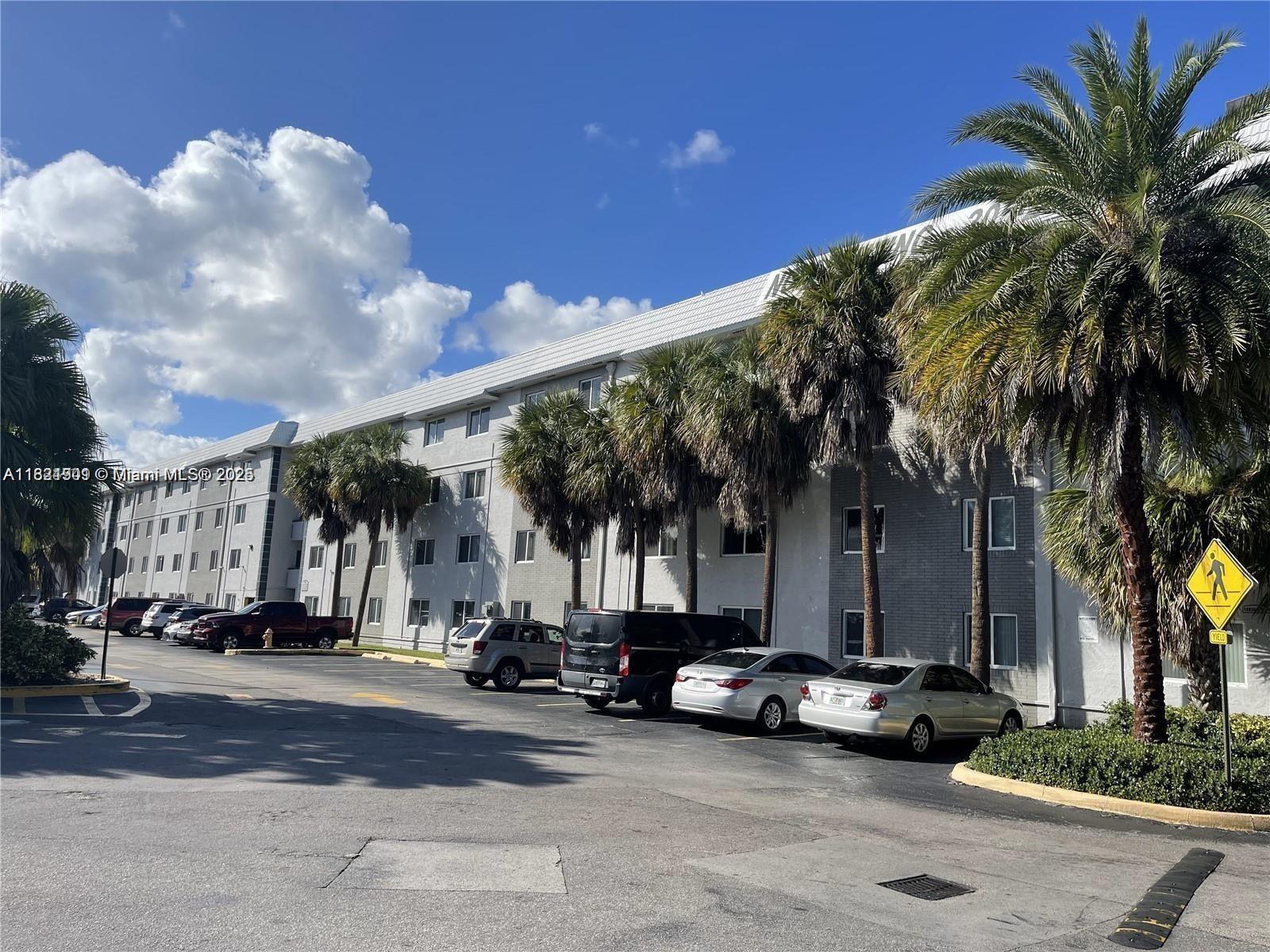 Rental Property at 10820 Sw 200 Dr Ofc, Cutler Bay, Miami-Dade County, Florida - Bedrooms: 1 
Bathrooms: 1  - $1,825 MO.