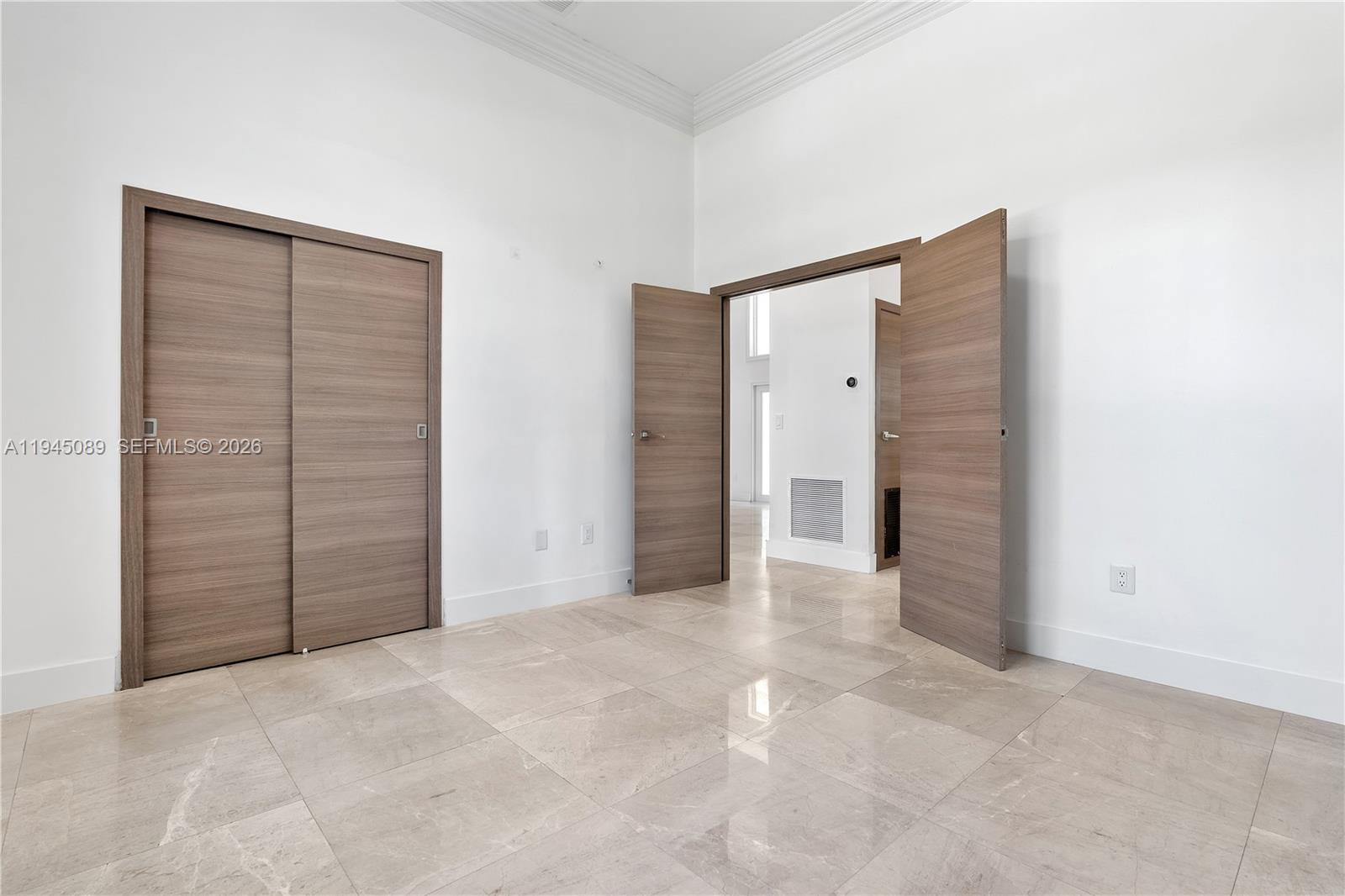 ROYAL CUTLER ESTATES - Residential