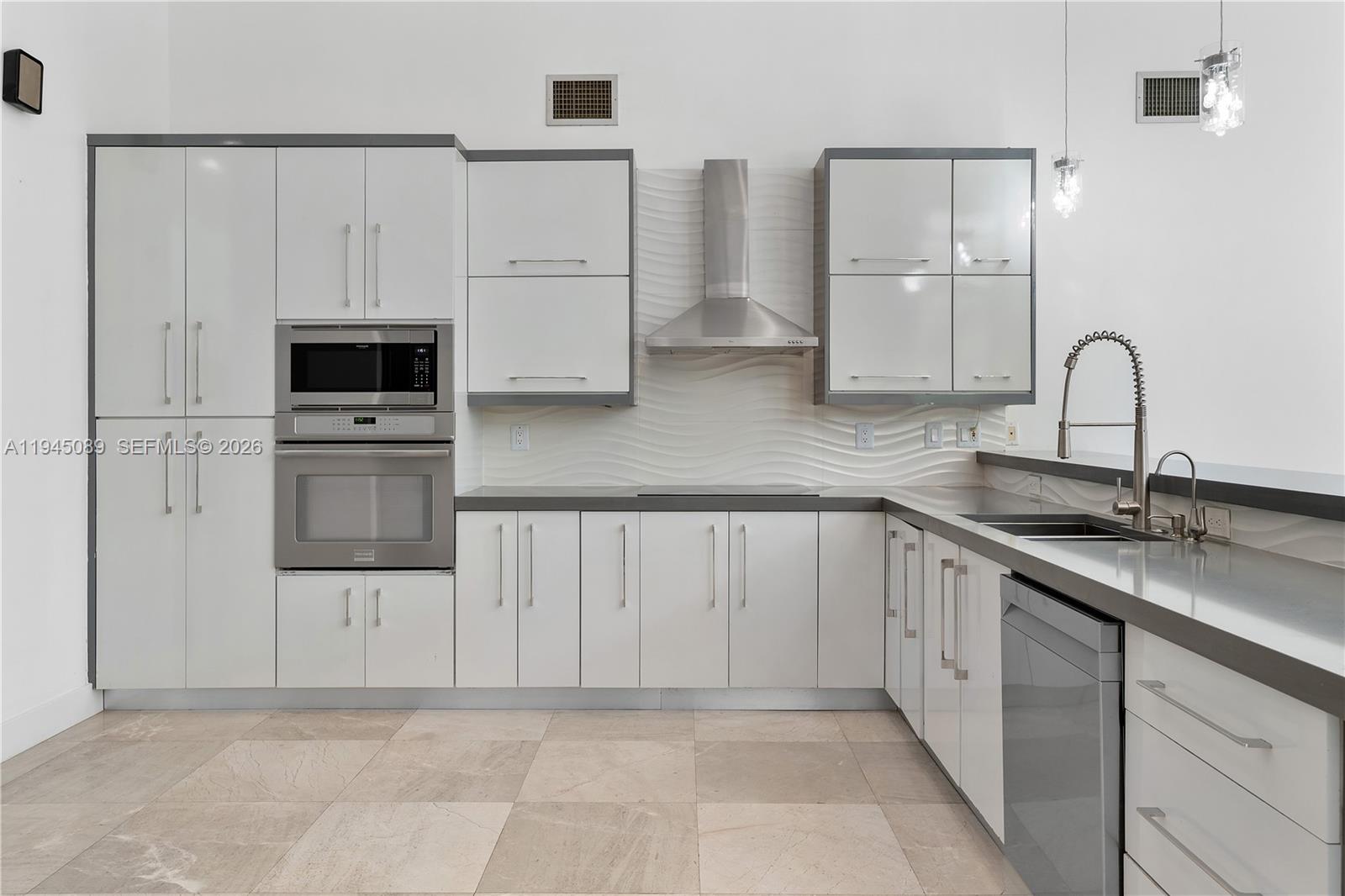 ROYAL CUTLER ESTATES - Residential