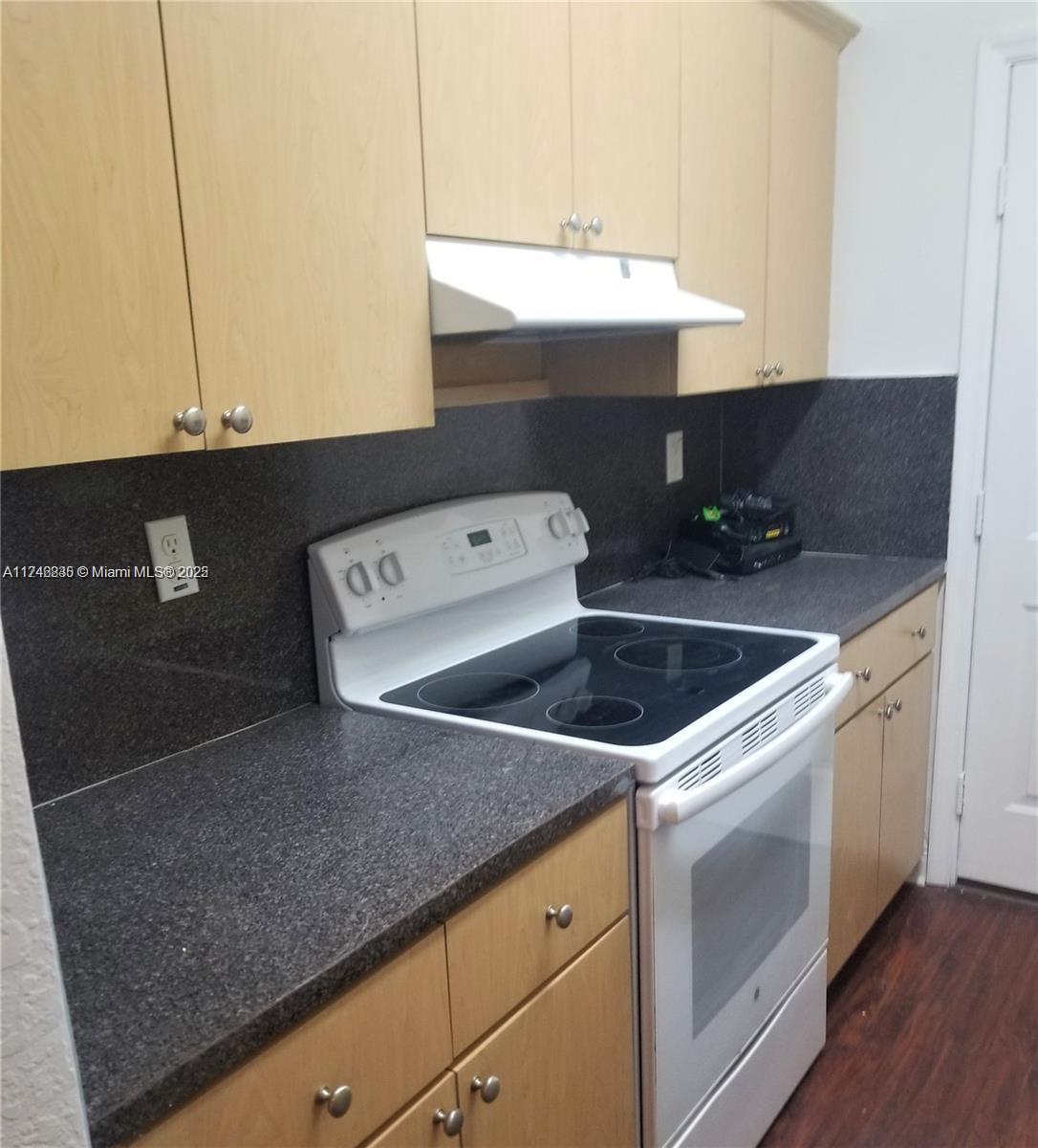 Rental Property at 941 Ne 169th St 216, North Miami Beach, Miami-Dade County, Florida - Bedrooms: 1 
Bathrooms: 1  - $1,600 MO.