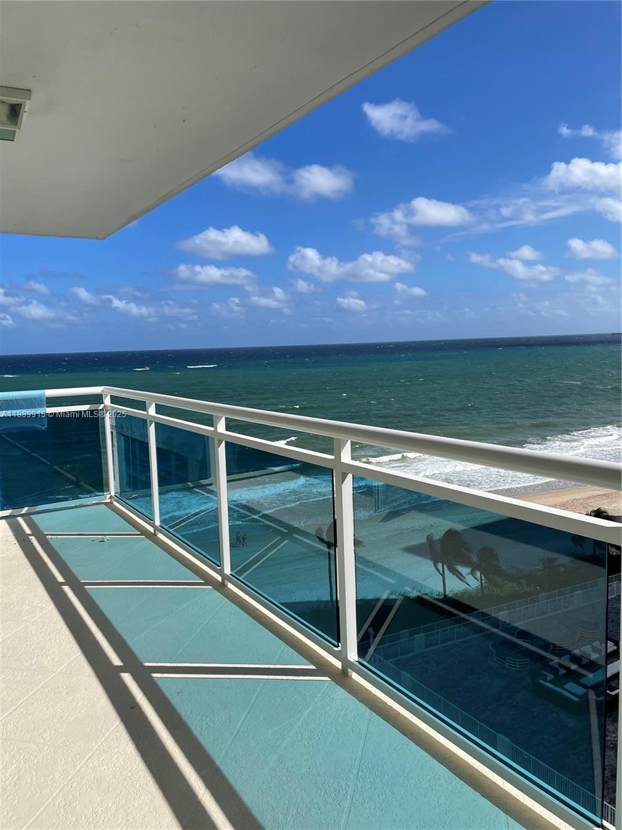 COMMODORE CONDO - Residential