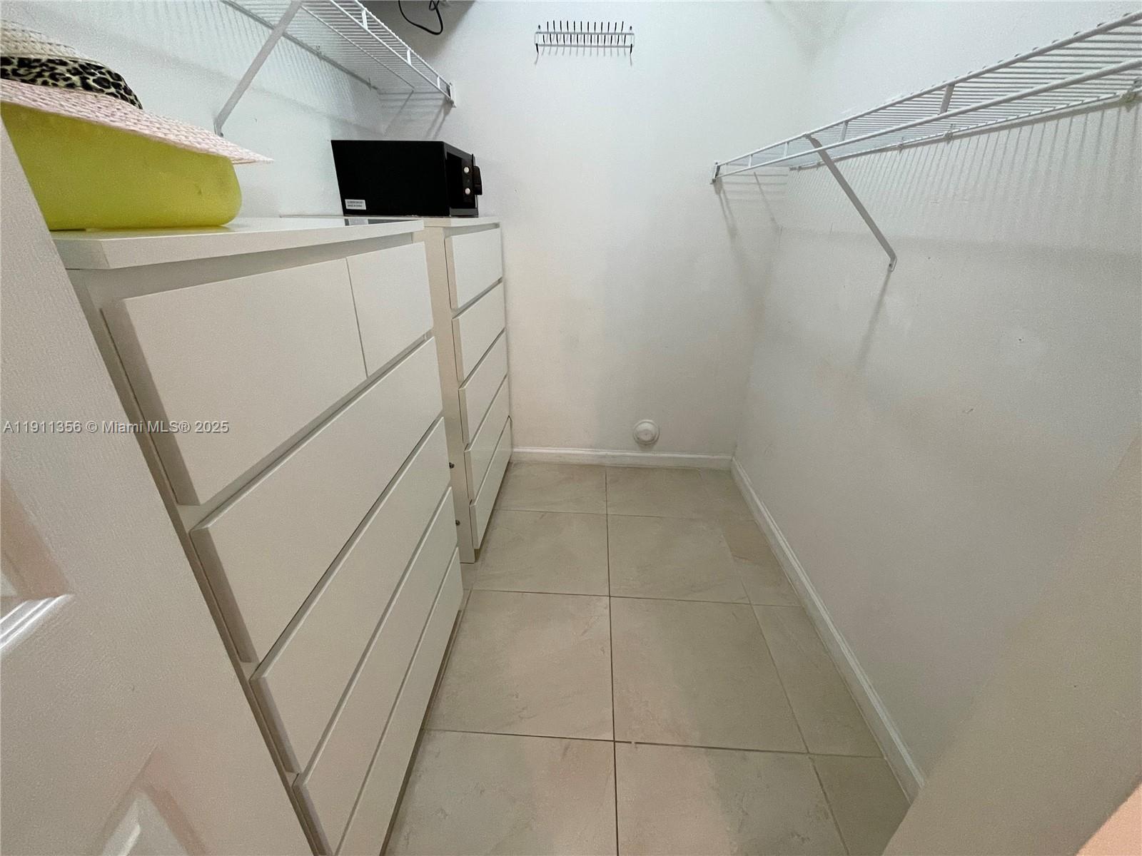 PORTO BELLAGIO CONDO - Residential Lease