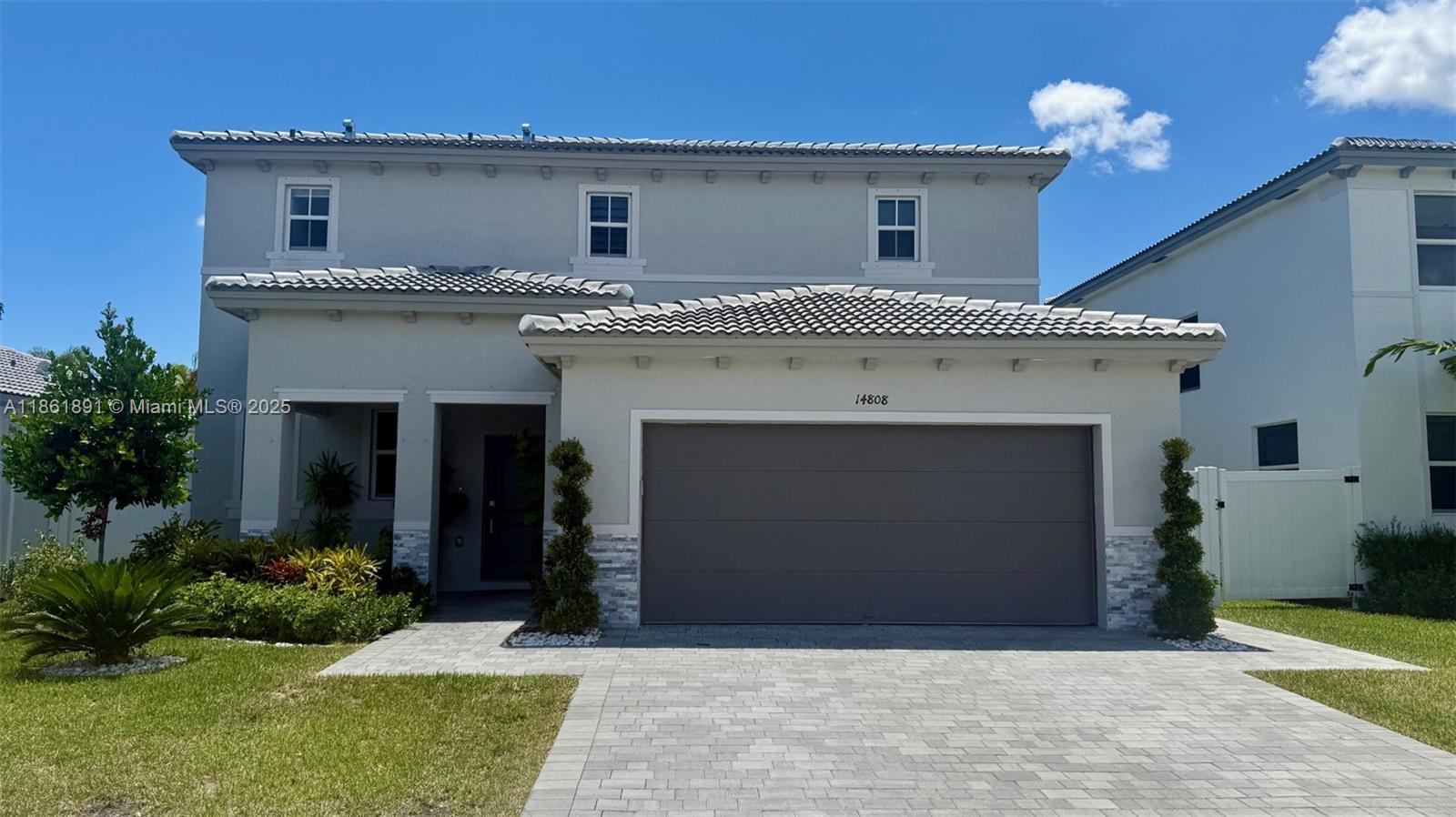 Amazing house for rent in the community of Salerno by Lennar, The Model Next Generation home Piani was built brand New 2024 having 5 full beds and 3 1/2 baths ready for you to move in now. The Home future a legal completely separated entrances unit with Living room, bedroom, full kitchen and bathroom. Ideal for a large family with the in laws can be in the same home but with their own private entrances. Double car with a huge drive way for up to 4 cars plus 2 inside the garage, upstairs you find 4 beds, master bedroom with a huge walking close and laundry room area, washer and dryer and all blind and light feature are already install in the house. Smart feature connection with the ring camera in all doors and smart Wi-fi connection on door lock.