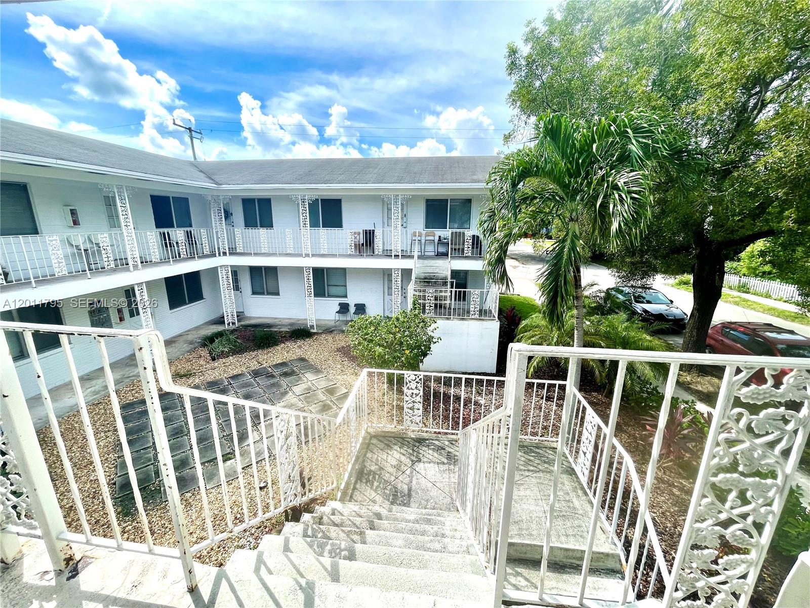 601 S 19th Ave 7
