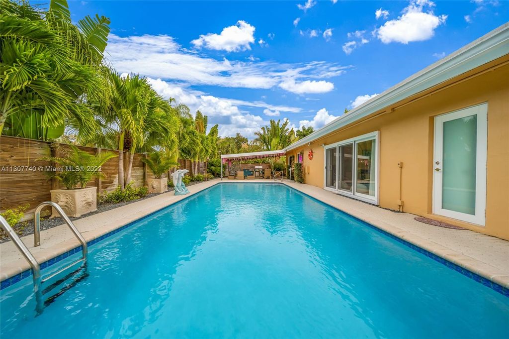 Photo of 3320 NE 18th Ter, Oakland Park, FL 33306 (MLS # A11307740)