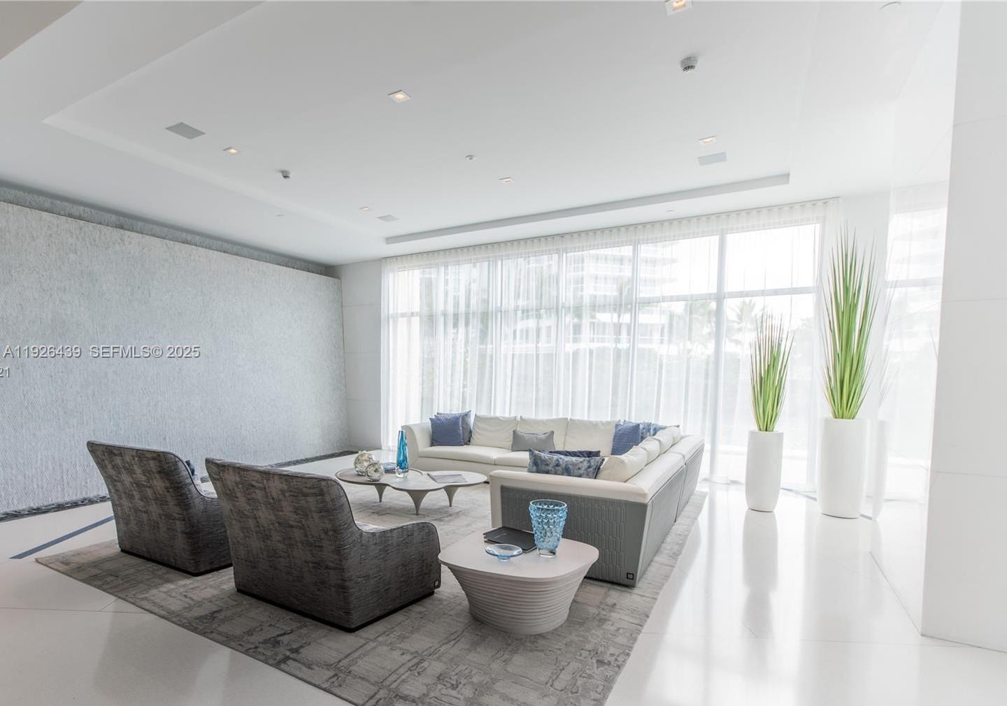 PARQUE TOWERS CONDO - Residential Lease