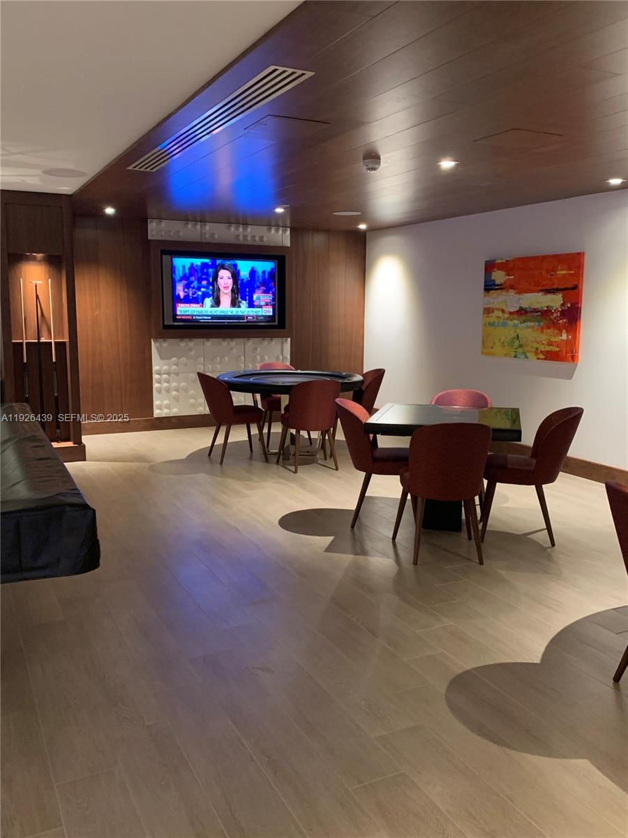 PARQUE TOWERS CONDO - Residential Lease