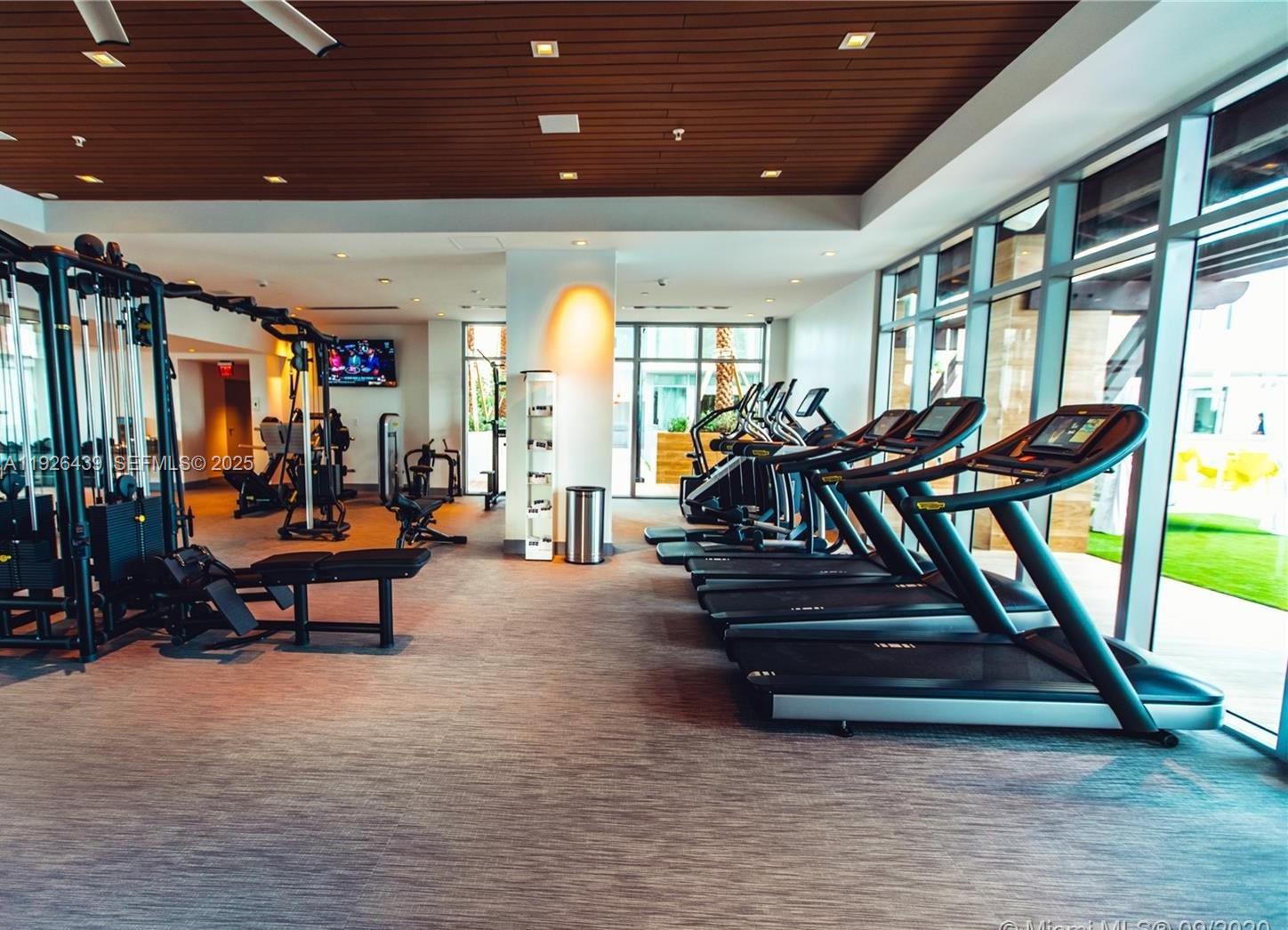 PARQUE TOWERS CONDO - Residential Lease