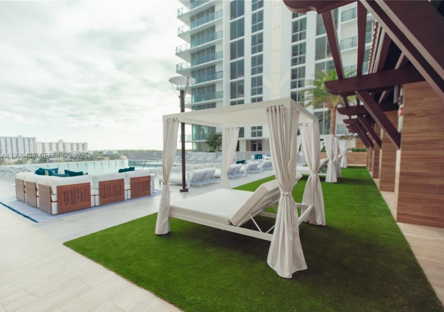 PARQUE TOWERS CONDO - Residential Lease