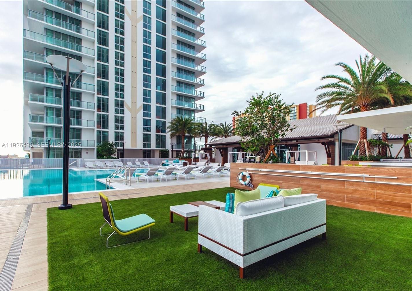 PARQUE TOWERS CONDO - Residential Lease