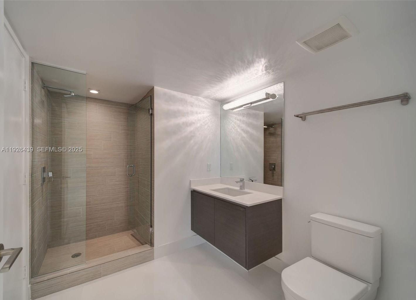 PARQUE TOWERS CONDO - Residential Lease