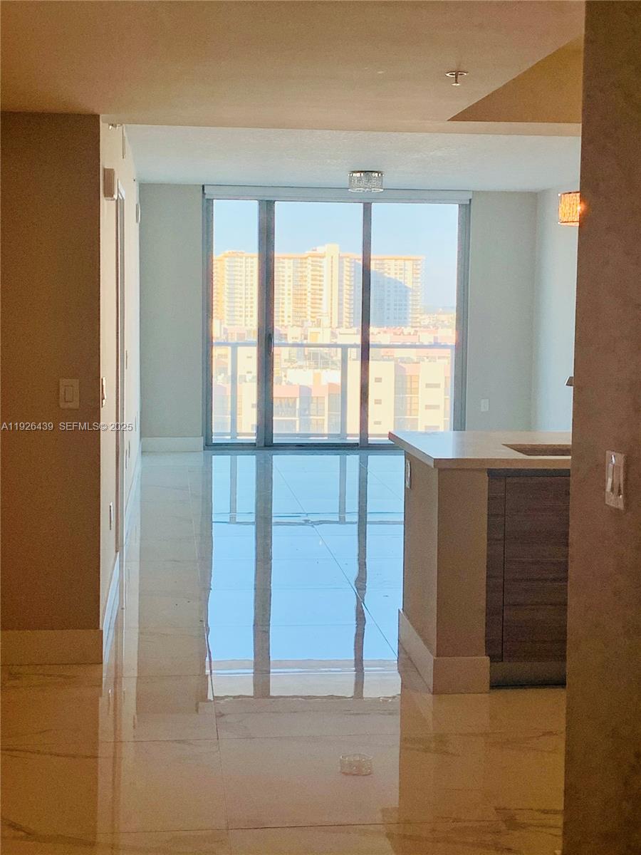 PARQUE TOWERS CONDO - Residential Lease