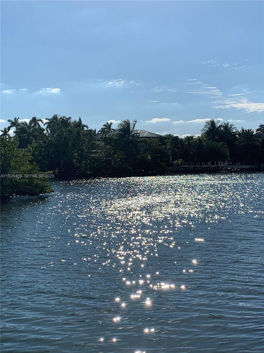 PARQUE TOWERS CONDO - Residential Lease