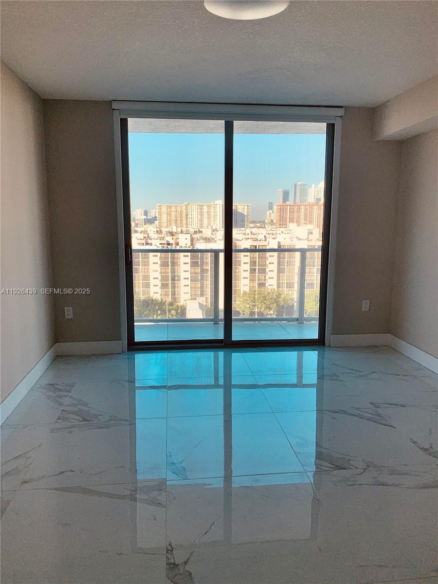 PARQUE TOWERS CONDO - Residential Lease