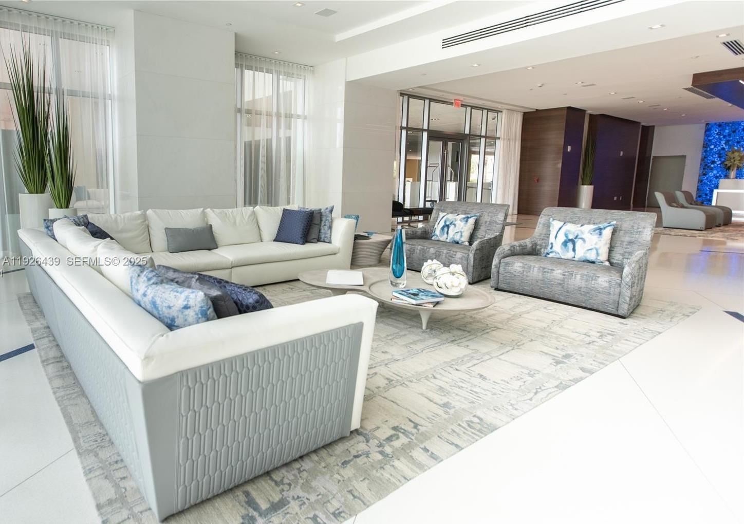 PARQUE TOWERS CONDO - Residential Lease