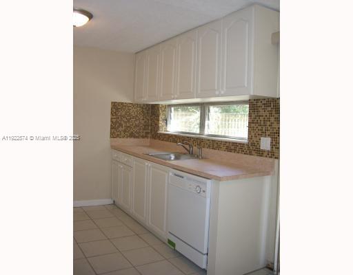 PLAYLAND ESTATES SEC 2 - Residential Lease