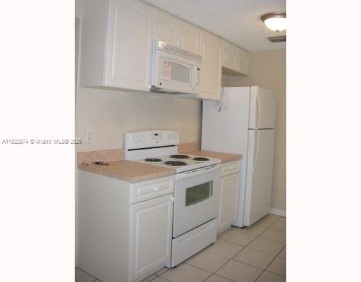 PLAYLAND ESTATES SEC 2 - Residential Lease