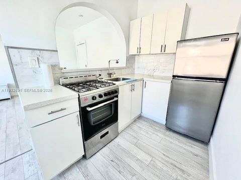 1618 Michigan Ave 21 Miami Beach FL 33139