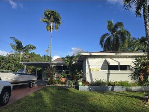 Photo of 2321 N 57th Ave, Hollywood, FL 33021 (MLS # A11984978)