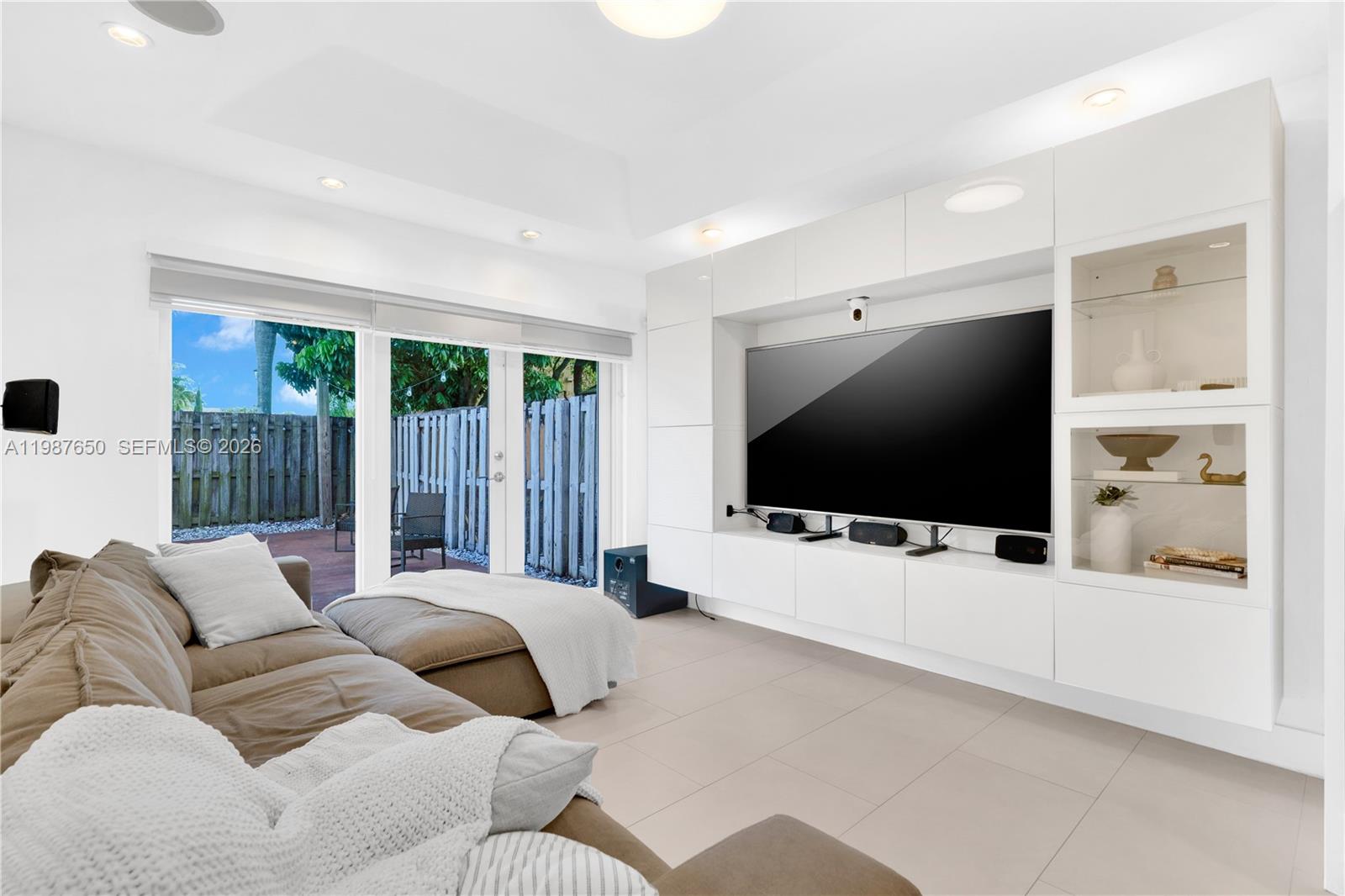 LAKES BY THE BAY SEC 11 - Residential